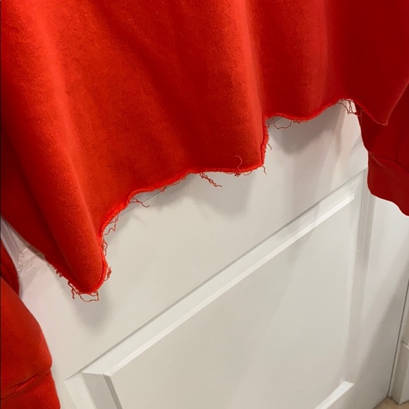 Crew Neck Crop - Picture 3 of 3